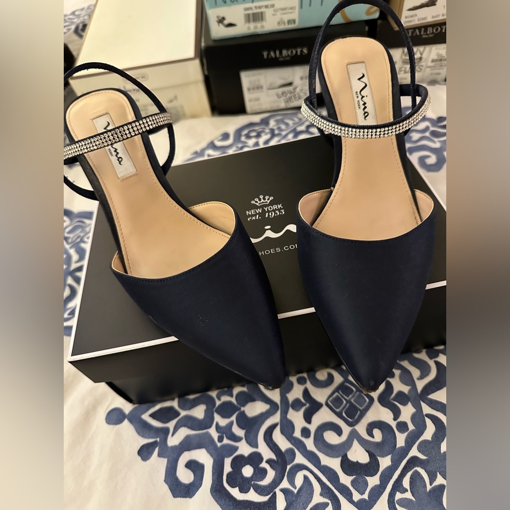 Nina, formal size 6.5 heels Navy